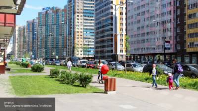 Жители Кудрово обнаружили на тротуаре труп мужчины с судимостью