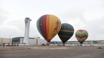 Уникальное зрелище: в аэропорту Бен-Гурион запустили воздушные шары - фото, видео