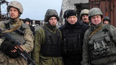 Исключительно дипломатического пути возвращения Крыма, Донецка и Луганска не существует, - Турчинов