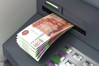 Жительница Тверской области забыла крупную сумму денег в банкомате