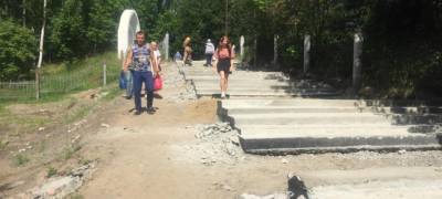 Власти Петрозаводска заставят подрядчика переделать лестницу на Вольной