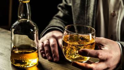 Врач рассказала о «безопасной дозе» алкоголя при болезнях ЖКТ