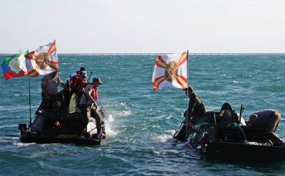 В Крыму во время патриотической акции затонула бронемашина