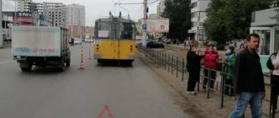 В Омске троллейбус сбил 54-летнюю женщину
