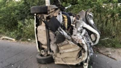 В Саратове иномарка врезалась в столб – водитель погиб