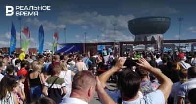 В Казани люди столпились у входа на праздник «Я выбираю небо!» — фото