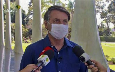 Президент Бразилии показал результат теста на коронавирус