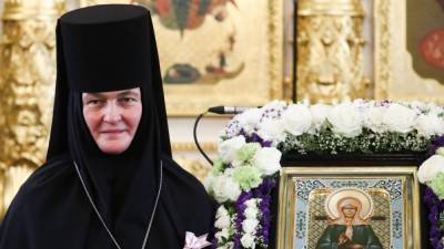 Патриарх Кирилл рекомендовал настоятельнице монастыря продать лимузин "Мерседес"