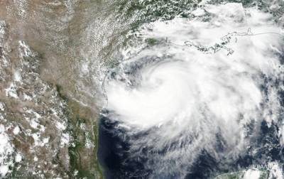 В Атлантическом океане сформировался первый ураган в этом году