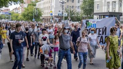 Участники очередного митинга в Хабаровске прошли традиционным маршрутом