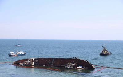 Поднятие танкера в Одессе провалилось, снова не выдержал трос