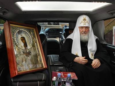 Патриарх Кирилл благословил настоятельницу монастыря в Москве продать роскошный Mercedes