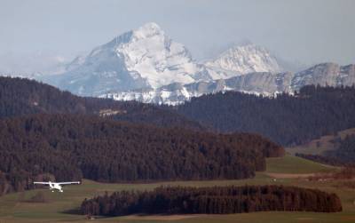 В швейцарских горах разбился самолет – четверо погибли