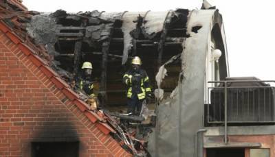 В Германии самолет врезался в жилой дом: есть погибшие