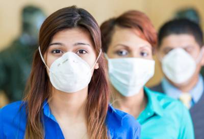 Главный инфекционист США оценил значение медицинской маски во время пандемии COVID-19