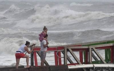 Мощный ураган "Ханна" обрушился на побережья Техаса