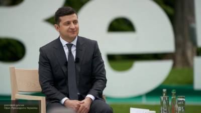 Зеленский исключил возможность разработки вакцины от SARS-CoV-2 на Украине
