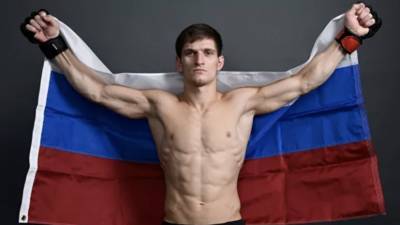 Евлоев победил британца Гранди на турнире UFC Fight Island 3