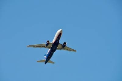 Самолет рейсом Москва — Улан-Удэ сел в Иркутске из-за закурившего пассажира