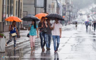 Ухудшение погоды: в Киеве и области ожидается град, грозы и шквалы