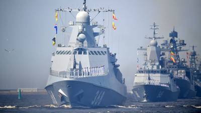 По случаю дня ВМФ России: в Петербурге проходит Главный военно-морской парад