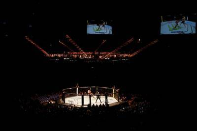 Даррен Тилл - Роберт Уиттакер - Пауло Костой - Определился победитель главного боя турнира UFC Fight Island 3 - lenta.ru - Австралия - Абу-Даби