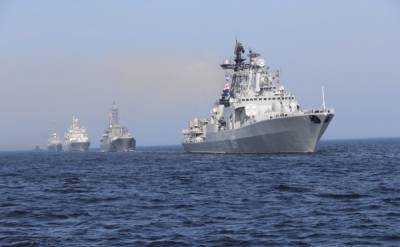 В Петербурге начался военно-морской парад в честь Дня ВМФ