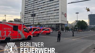 В Берлине автомобиль сбил на тротуаре семь пешеходов