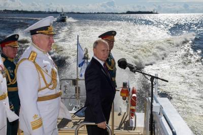 ВМФ достойно выполняет самые сложные задачи – Путин