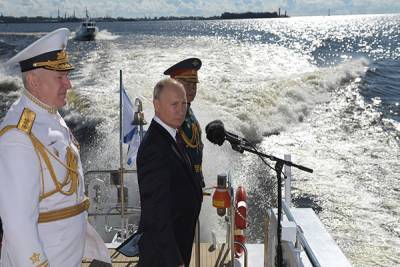 Путин: ВМФ достойно выполняет даже самые сложные задачи