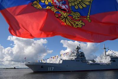 В Санкт-Петербурге проходит главный военно-морской парад по случаю Дня ВМФ