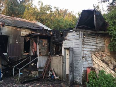 Ночью в Харькове сгорел дом: от отравления угарным газом погиб мужчина