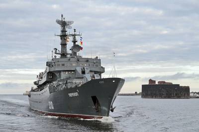 Главный военно-морской парад завершился в Кронштадте