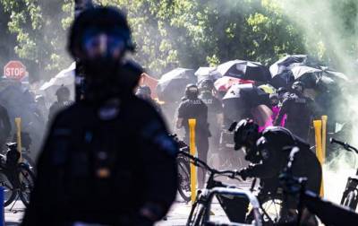 Полиция американского Сиэтла признала действия протестующих бунтом