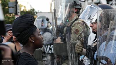 Правоохранители применили слезоточивый газ против протестующих в Портленде