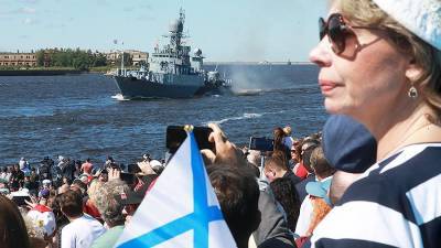 Иностранные гости высоко оценили Главный военный парад в Санкт-Петербурге