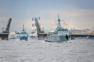 В Петербурге прошел Главный военно-морской парад в честь Дня ВМФ