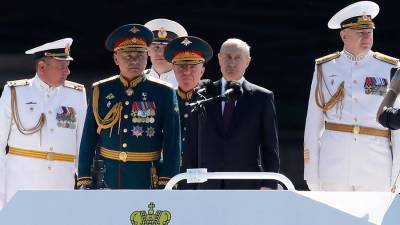 Путин поблагодарил Шойгу за организацию парада