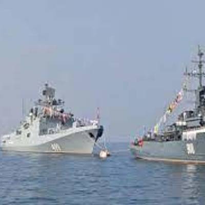 В сирийском порту Тартус прошел парад российских кораблей и судов в честь Дня ВМФ