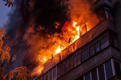 Под Луганском вновь загорелось поле: огонь распространился на 40 гектаров