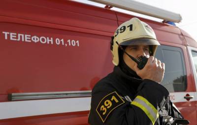 В Пензе начался пожар на территории пекарни "Канаевский хлебозавод"