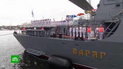 Во Владивостоке состоялся парад кораблей в честь Дня Военно-Морского Флота России