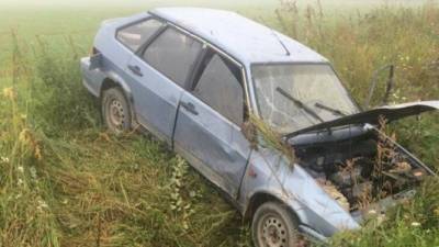 Под Новгородом в ДТП пострадали два подростка, но неясно, кто был за рулём