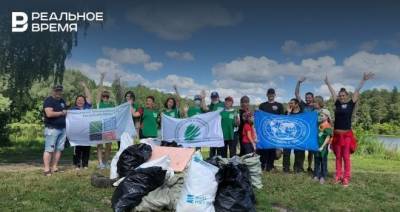Аквалангисты собрали 3 кубометра мусора во время уборки на Лесном озере в Авиастроительном районе