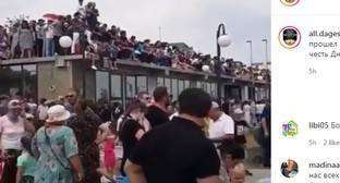 Парад ко Дню ВМФ России в Каспийске собрал тысячи зрителей