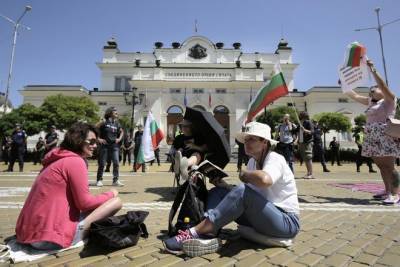 В Болгарии продолжаются протесты с требованием отставки правительства