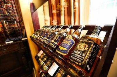 «Известия»: во время пандемии в России резко выросли продажи виски и рома