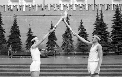 Факел Олимпийских игр 1980 года в Москве ушел с молотка