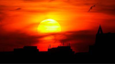 Россиян предупредили об "опасном солнце" в ряде регионов