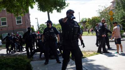 Почти 60 полицейских пострадали в ходе беспорядков в Сиэтле